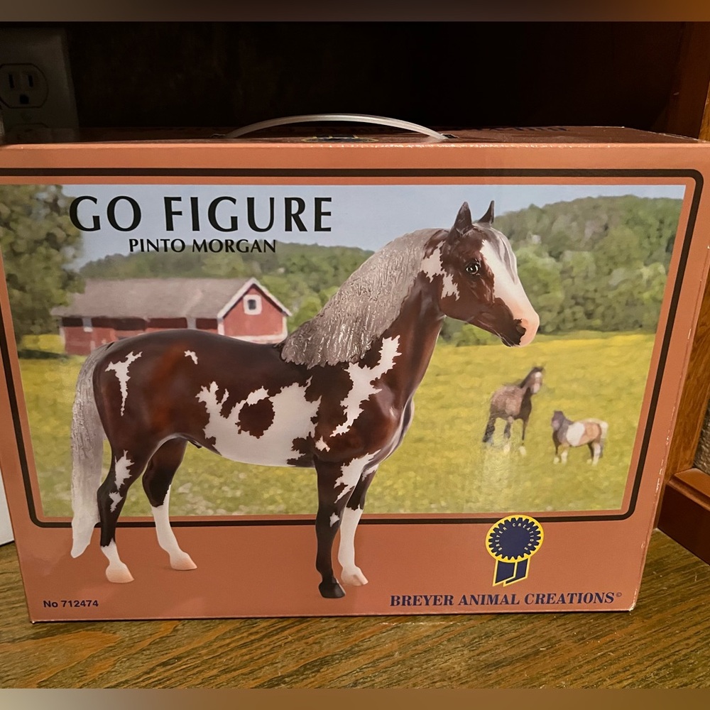 Breyer Vintage Club 2023 - Go Figure - Picture 10 of 10